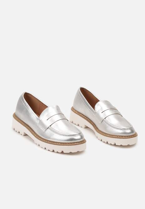Srebrne Casualowe Mokasyny na Płaskiej Podeszwie z Ozdobnym Paskiem Apahida