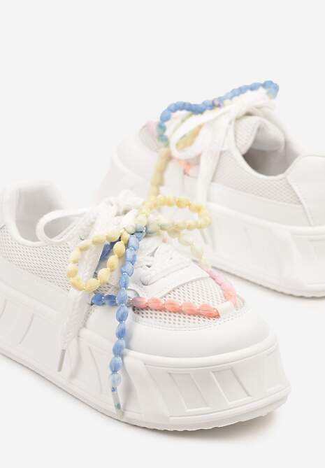Białe Sneakersy na Platformie Ozdobione Koralikami Isivisa