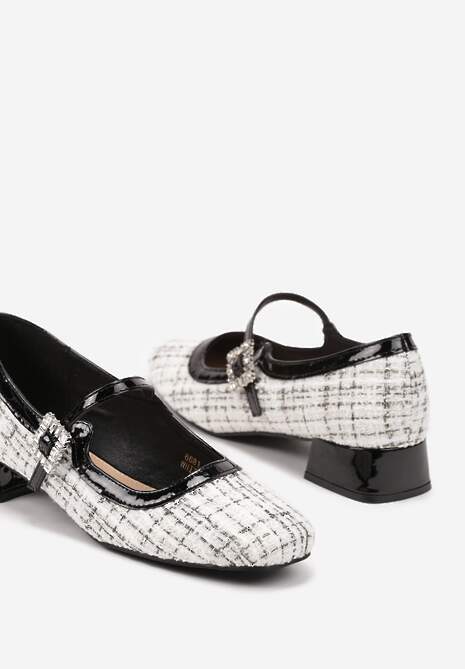 Białe Czółenka Tweedowe na Słupku w Stylu Mary Jane Ozdobione Lakierowanymi Wstawkami Valentta