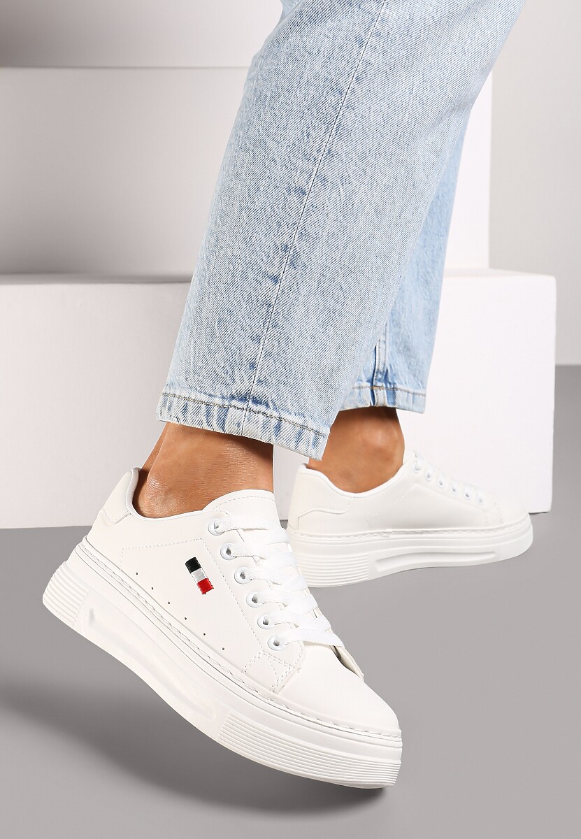 Białe Basicowe Sneakersy na Platformie Ozdobione Metalicznymi Wstawkami Vaiden