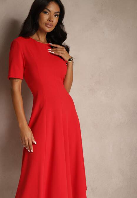 Czerwona Sukienka Rozkloszowana o Taliowanym Fasonie Telaswena