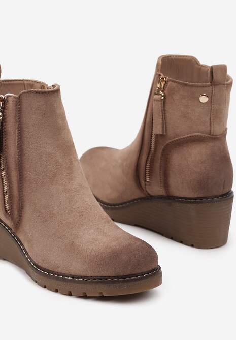 Ciemnobeżowe Botki na Klasycznym Koturnie Ozdobione Suwakiem Berilira
