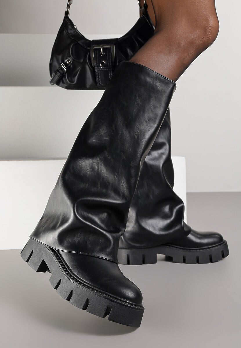 Czarne Kozaki z Wywiniętą Cholewką na Podeszwie ze Żłobieniami Eseana