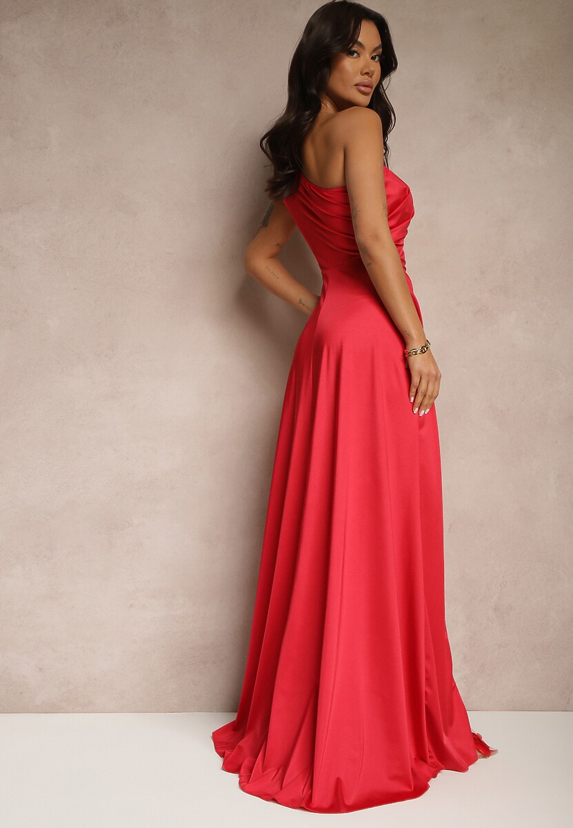Czerwona Marszczona Sukienka o Asymetrycznym Kroju z Rozcięciem Taliona