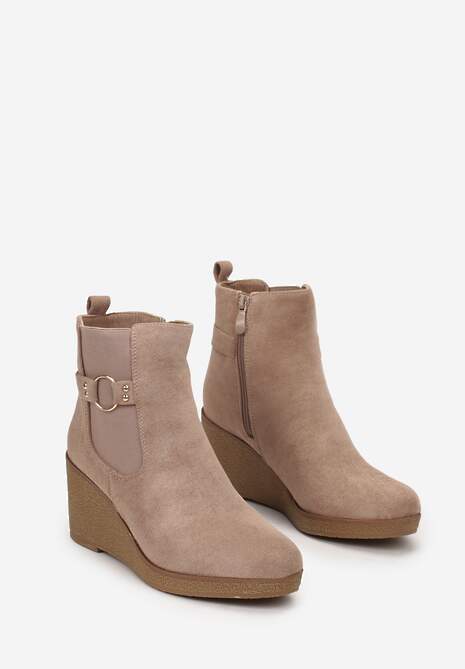 Beżowe Botki na Koturnie z Ozdobnym Paskiem Depetrissa