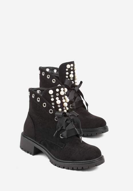 Czarne Botki z Imitacji Zamszu z Ozdobnymi Sznurówkami Perłami i Cyrkoniami Jovilda