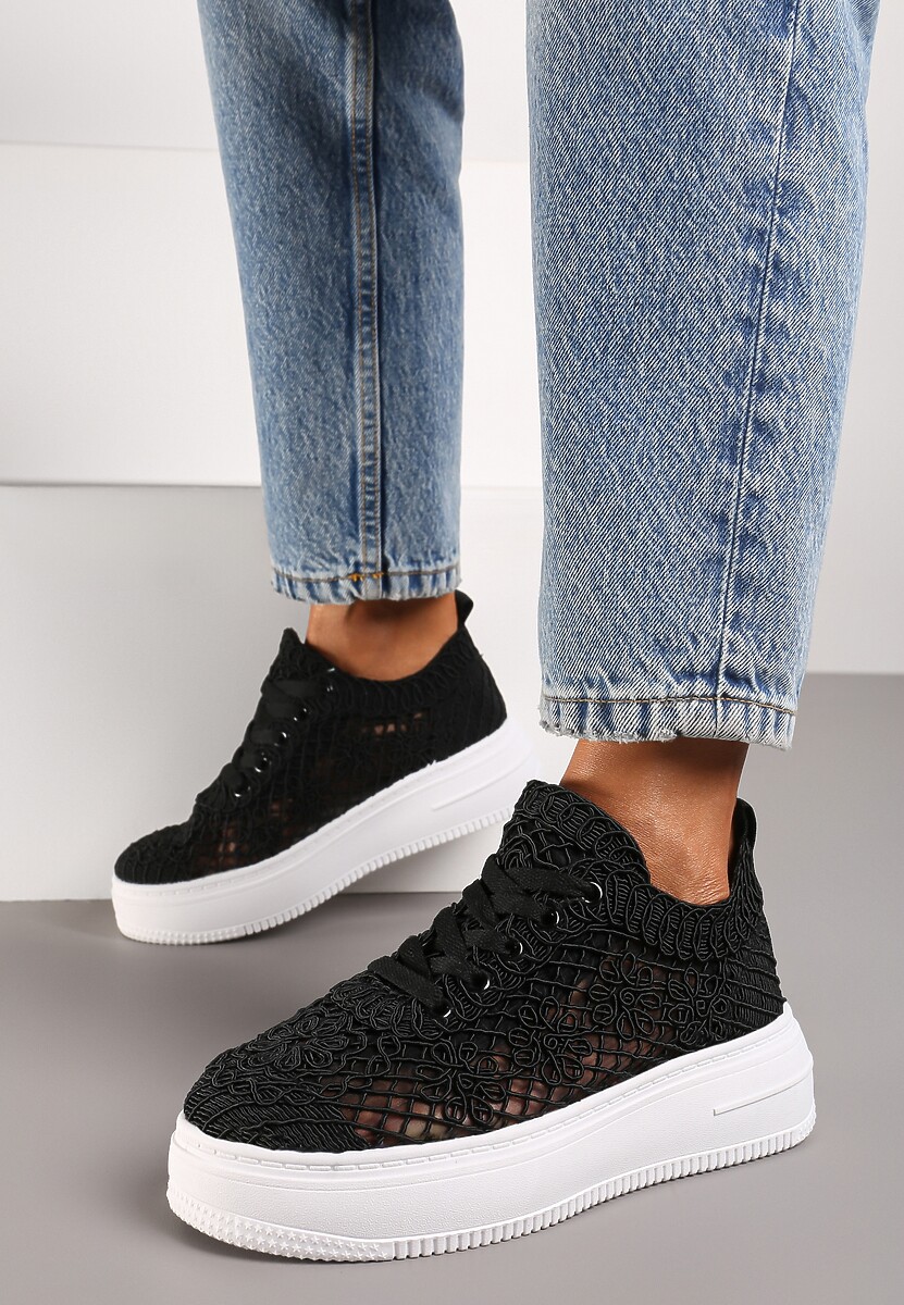 Czarne Sneakersy na Platformie przed Kostkę z Cholewką z Ażurowym Zdobieniem Ebivara