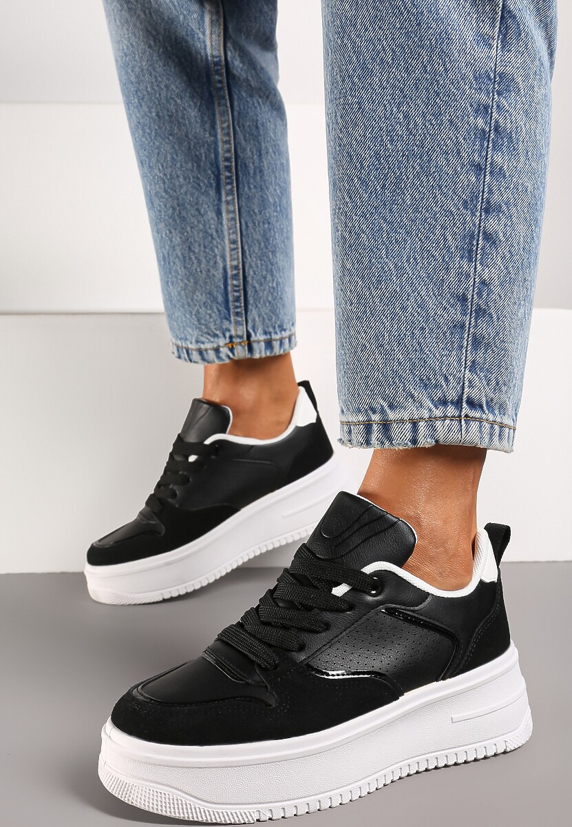 Czarne Sneakersy z Ekoskóry do Kostki na Grubej Płaskiej Podeszwie ze Sznurowaniami Garia