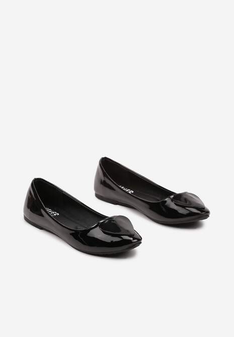 Czarne Balerinki z Lakierowanym Połyskiem z Aplikacją z Sercem Araniel