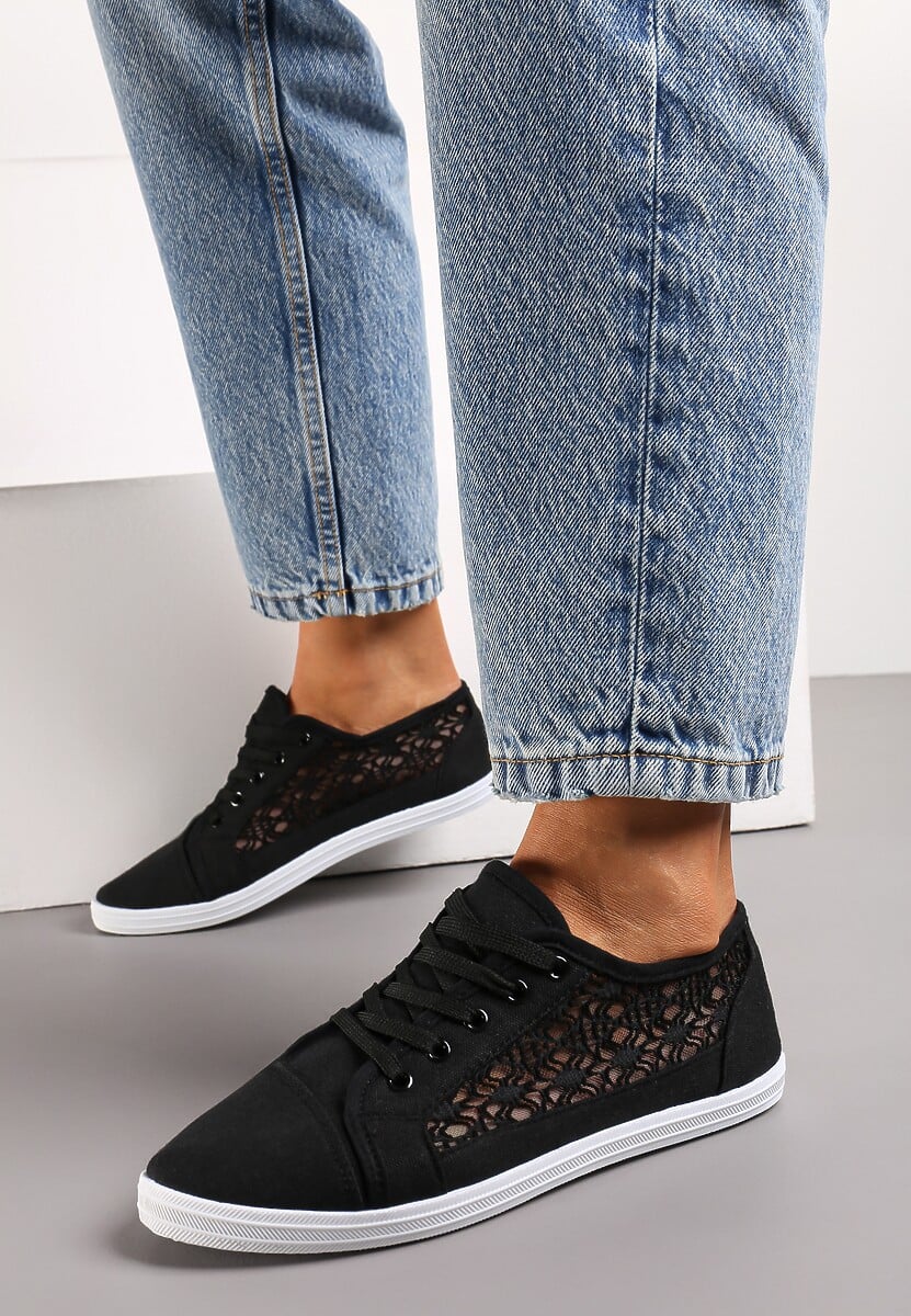 Czarne Tenisówki z Ażurowymi Wstawkami Po Bokach Salessa