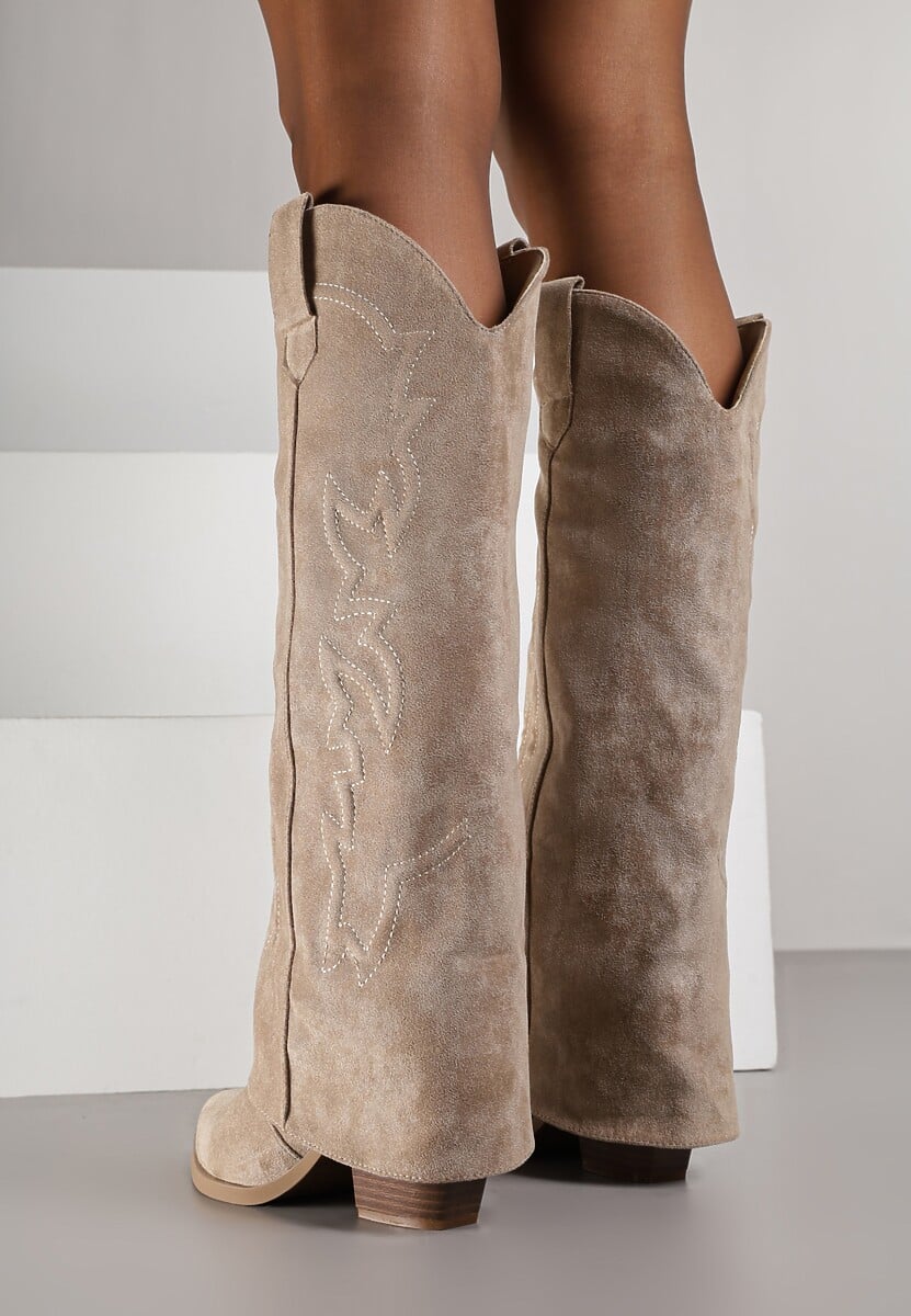 Ciemnobeżowe Kozaki Kowbojki na Stożkowym Obcasie z Wywiniętą Cholewką z Haftem Fenassa