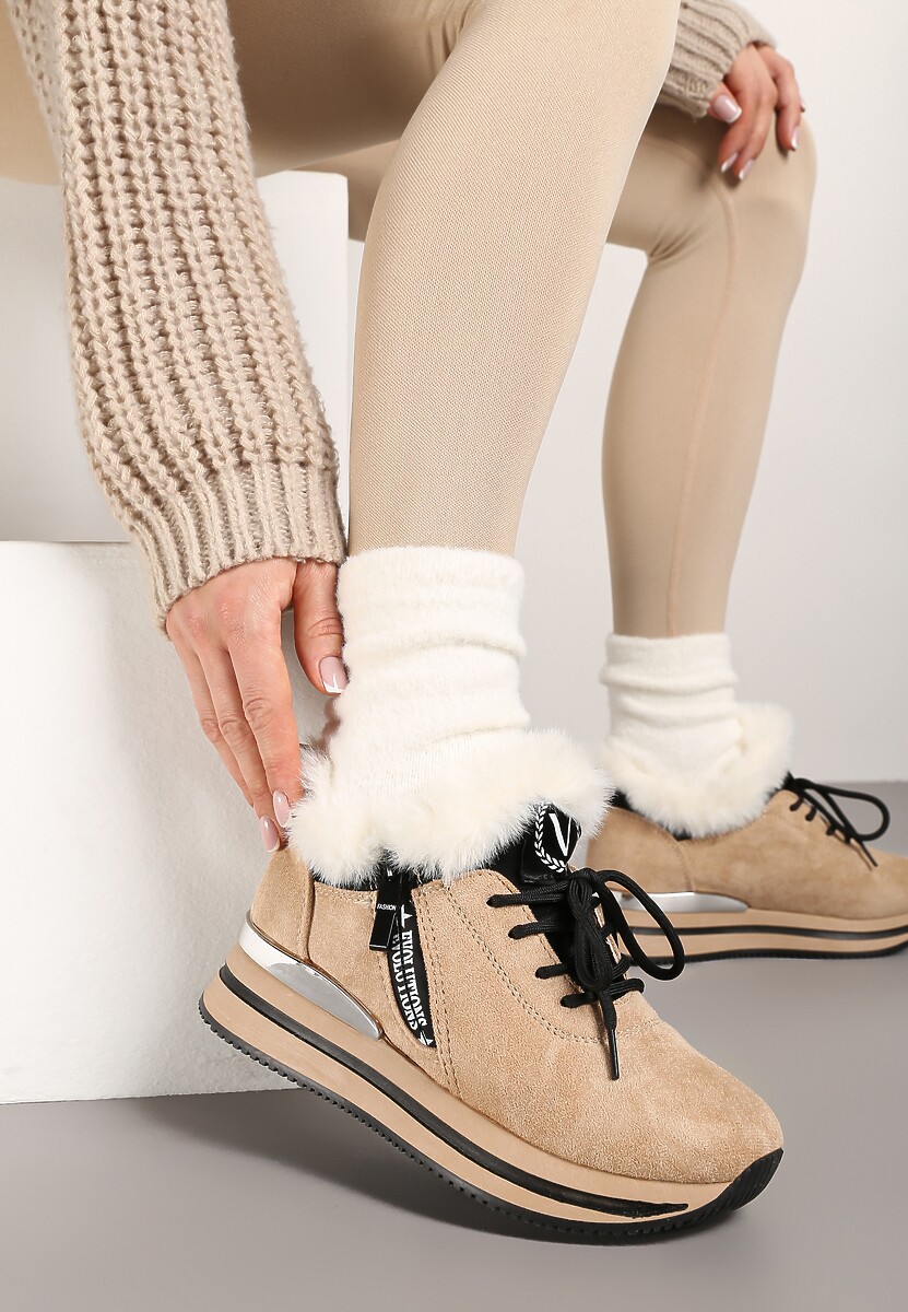 Beżowe Sneakersy na Płaskiej Podeszwie z Napisem i Futerkiem Taricea