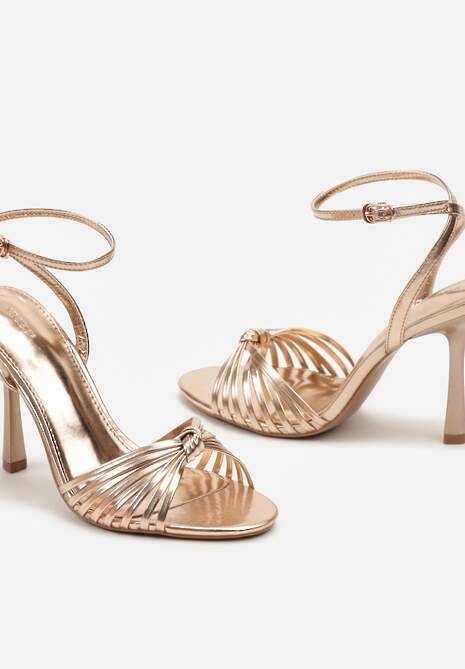 Szampańskie Sandały na Szpilce z Cienkimi Paseczkami z Supełkiem Wloedia