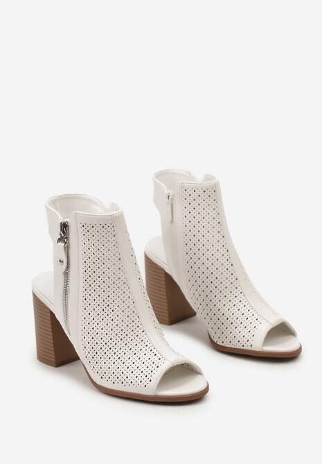 Białe Botki Wycięte za Kostkę z Ozdobnym Suwakiem i Ażurową Cholewką Arcida