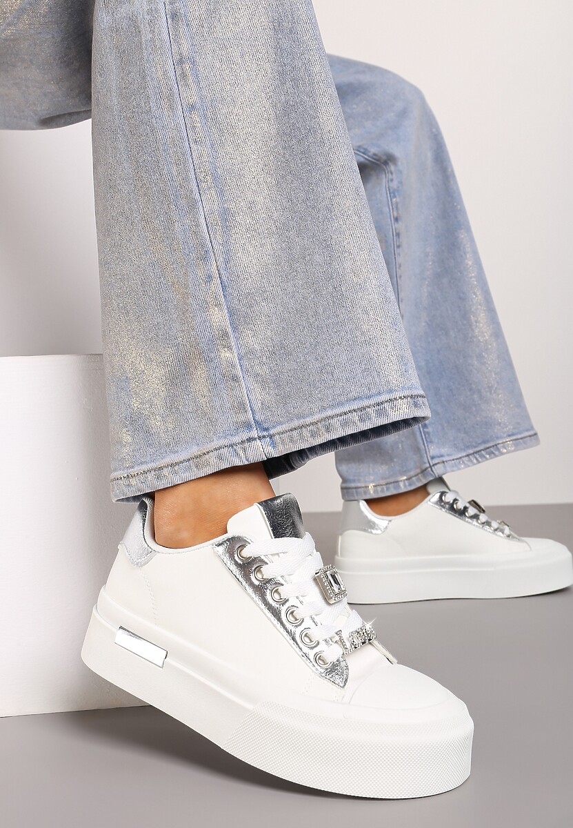 Biało-Srebrne Casualowe Sneakersy na Platformie Ozdobione Cyrkoniami i Metalicznymi Wstawkami Primaria