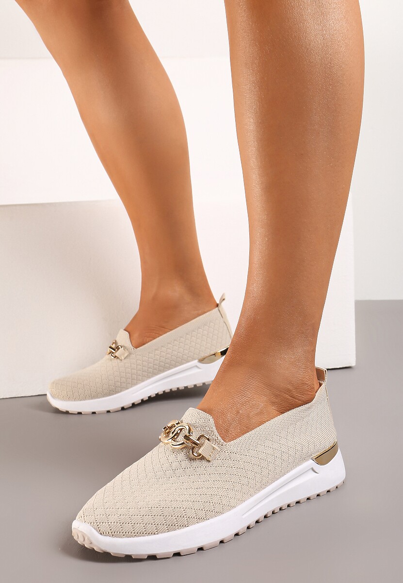 Beżowe Wsuwane Półbuty w Stylu Tenisówek Ozdobione Klamrą Wiatalia