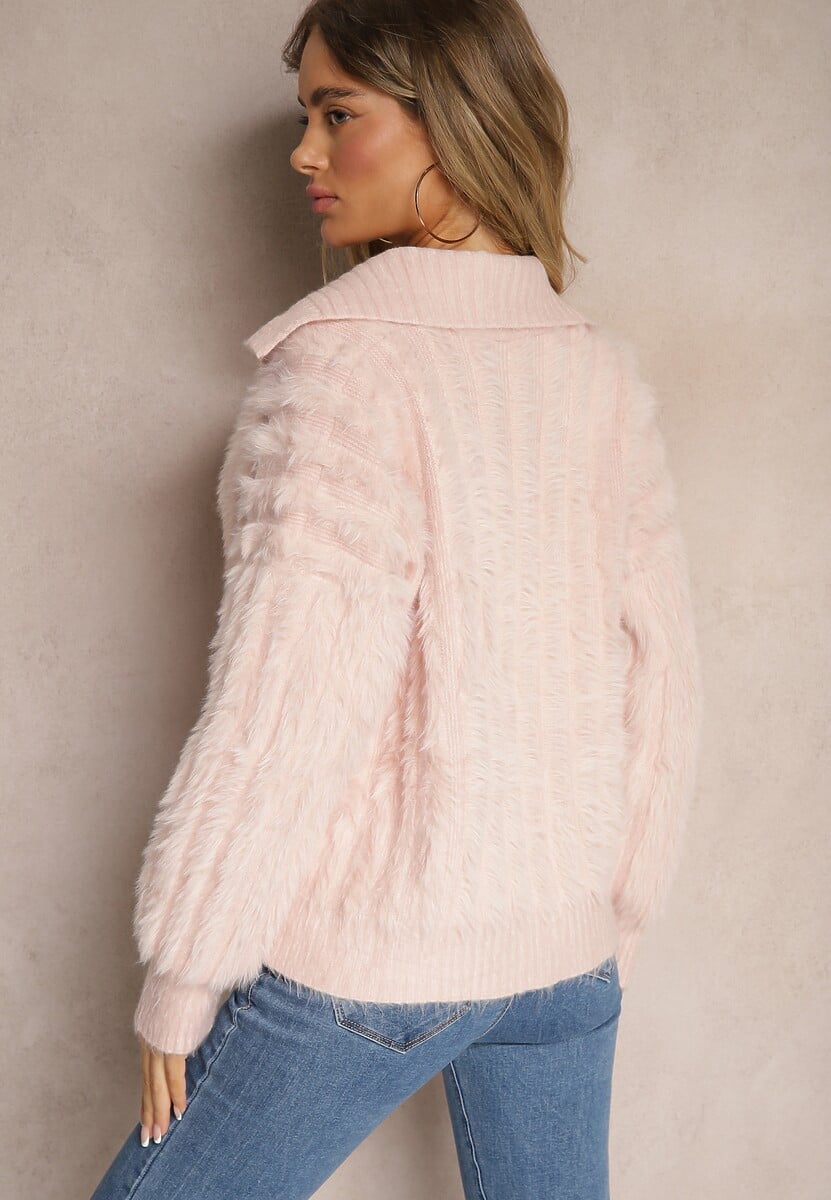 Różowy Kardigan Puchaty z Dodatkiem Bawełny i Golfem Ozdobiony Guzikami Mevalinda