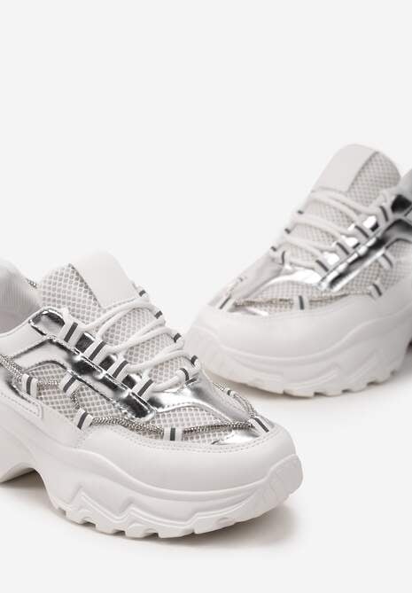 Białe Sneakersy z Ozdobnym Sznurkiem i Cyrkoniami na Grubej Podeszwie Fionalee