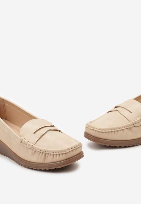 Beżowe Półbuty na Koturnie w Stylu Mokasynów z Imitacji Zamszu Tulalie