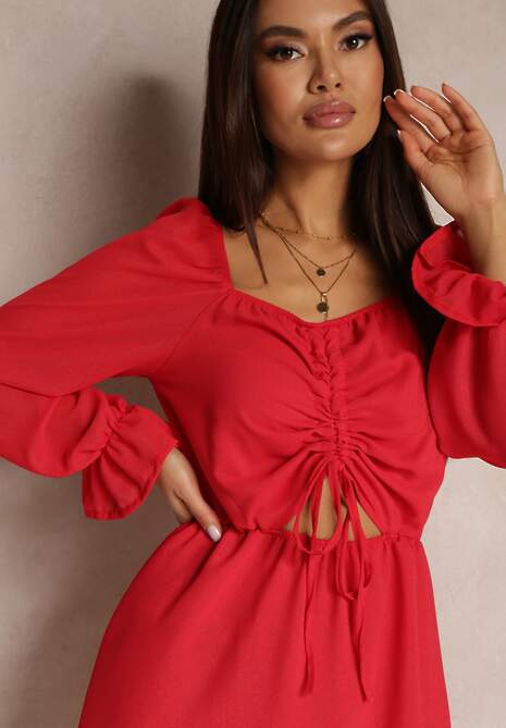 Czerwona Sukienka z Błyszczącą Nitką i Ściągaczem z Przodu Beni