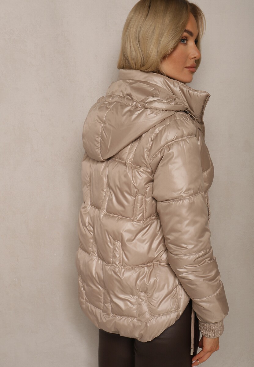 Ciemnobeżowa Kurtka z Odpinanym Kapturem Dłuższym Tyłem i Ściągaczami z Pikowanym Przeszyciem Zinlea