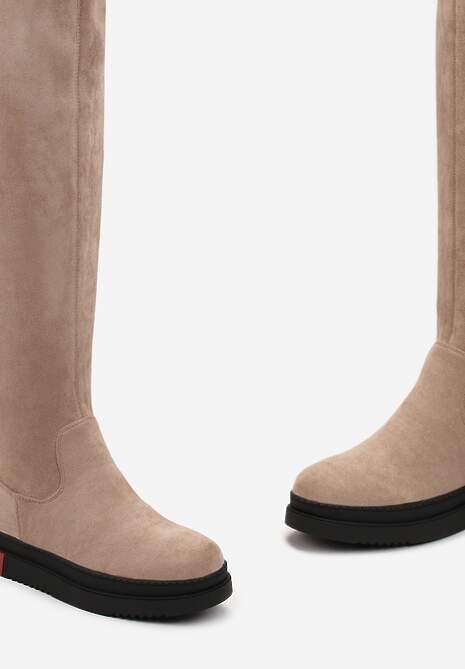 Ciemnobeżowe Kozaki na Niskiej Platformie za Kolano Zahrias