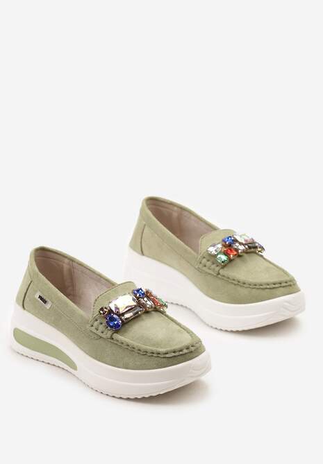 Zielone Mokasyny na Niskiej Platformie z Obszytym Przodem i Kryształkami Keelana