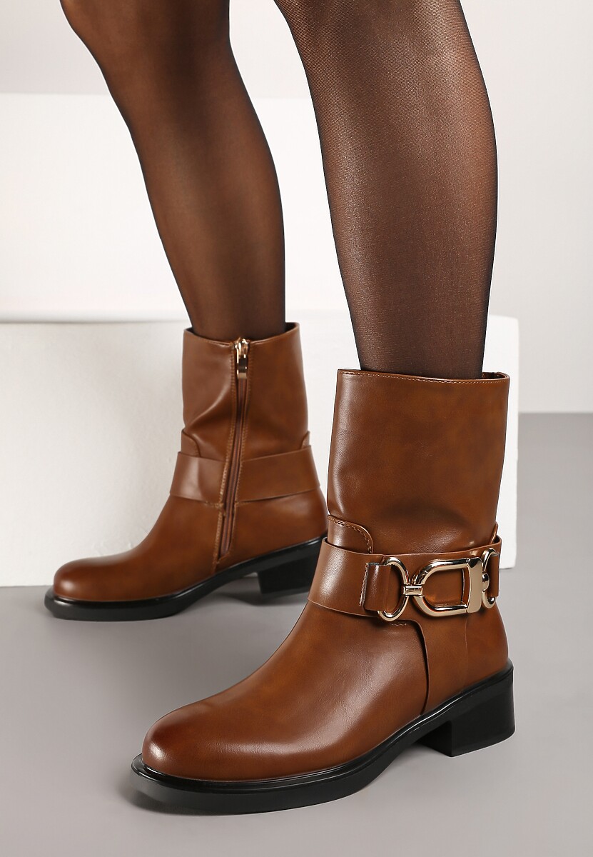 Brązowe Botki Motocyklowe Ozdobione Paskiem z Klamrą przy Cholewce Mazista