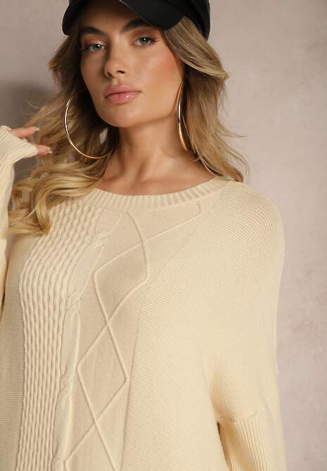 Jasnobeżowa Sweterkowa Sukienka o Pudełkowym Kroju z Tłoczonym Splotem Sinelita