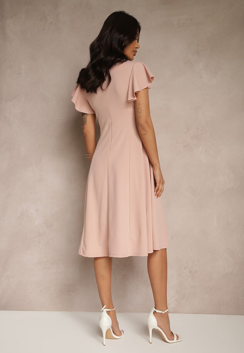 Różowa Kopertowa Sukienka z Rozkloszowanym Dołem i Ozdobnym Wiązaniem Dannola