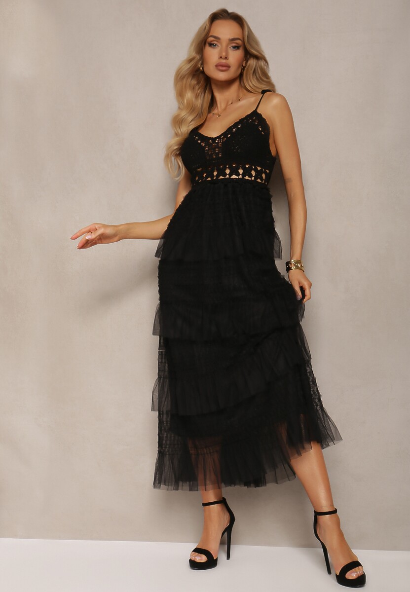 Czarna Sukienka Rozkloszowana na Ramiączkach z Szydełkową Wstawką i Falbankami Givita