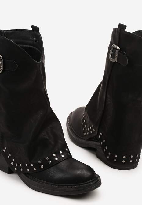 Czarne Botki z Cholewką Imitującą Nogawkę z Nitami i Paskiem ze Sprzączką Riluvena