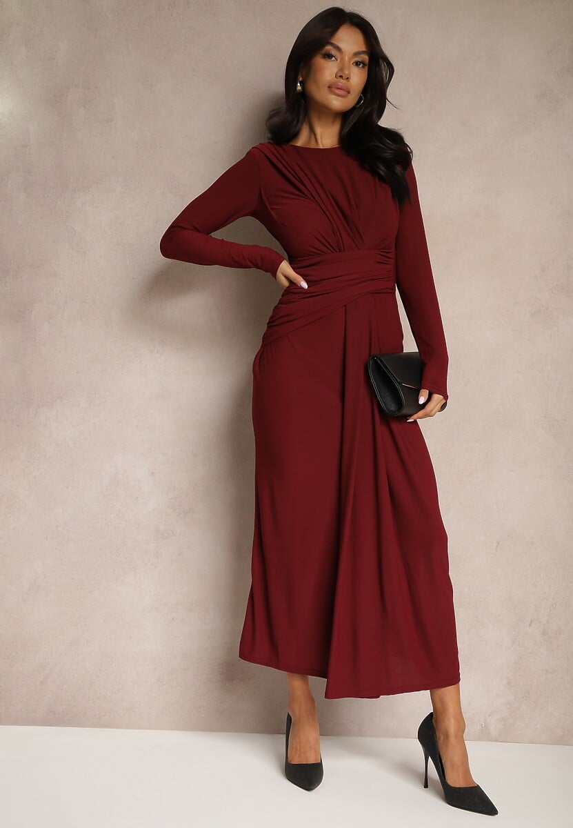 Bordowa Marszczona Sukienka o Dopasowanym Kroju z Długim Rękawem i Trenem Sennariel