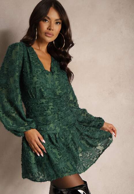 Ciemnozielona Sukienka z Koronki o Taliowanym Fasonie z Kopertową Górą Nelabine