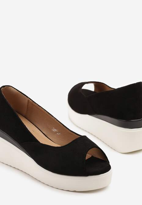 Czarne Czółenka z Ekozamszu na Koturnie z Noskiem Typu Peep Toe Saderine