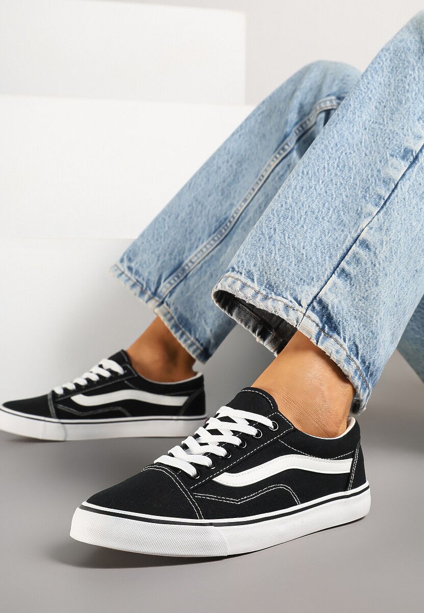 Czarno-Białe Tenisówki Trampki z Niską Cholewką Ozdobione Geometrycznym Wzorem Wioressa