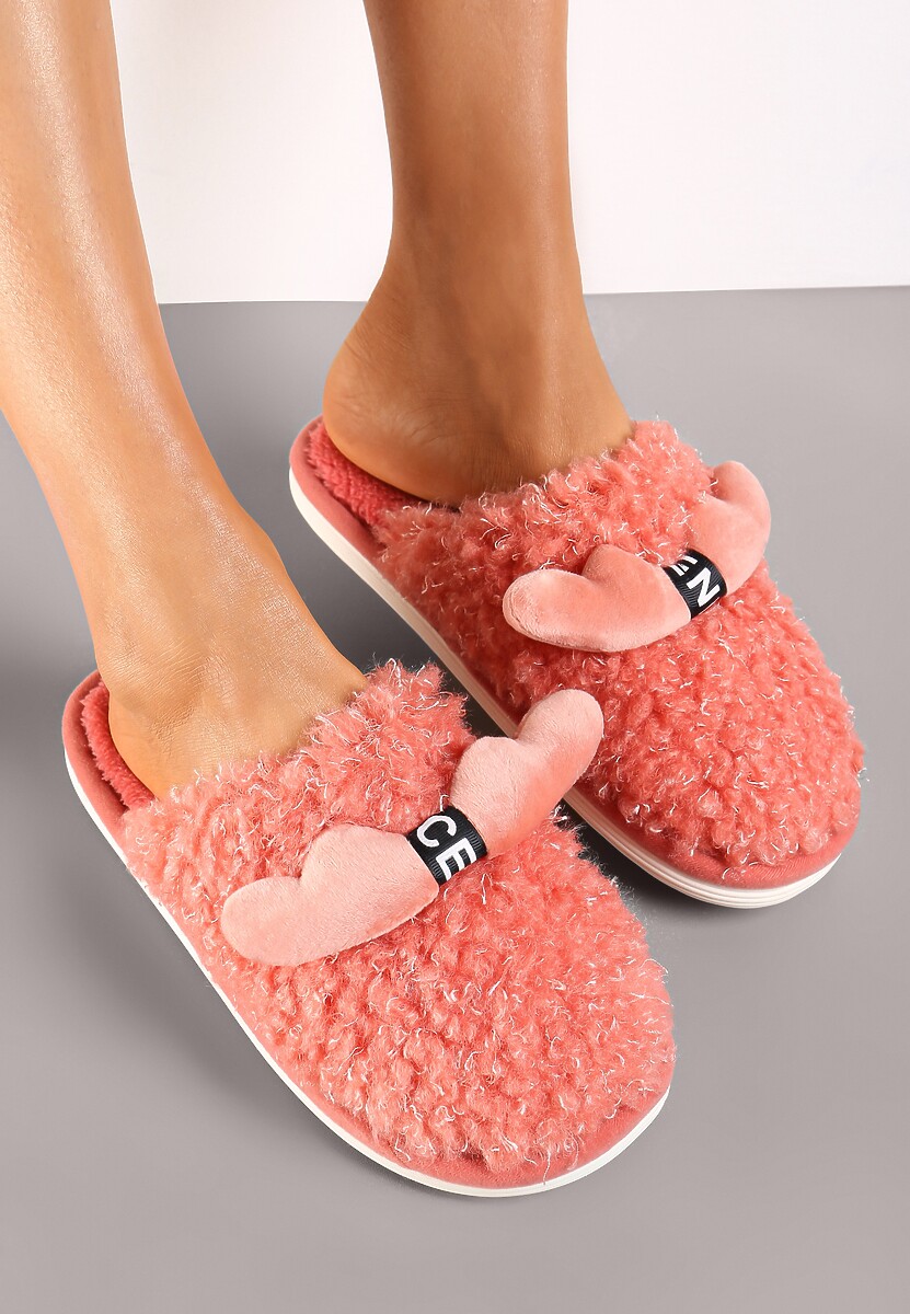 Ciemnoróżowe Kapcie z Futerkiem i Naszywką Dirina