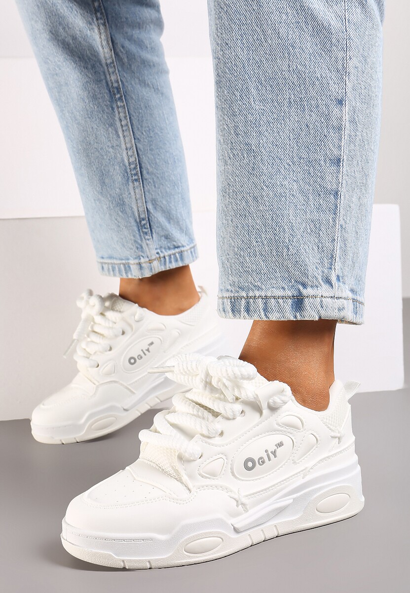 Białe Sneakersy na Płaskiej Podeszwie Ozdobione Szerokimi Sznurówkami Veniefra