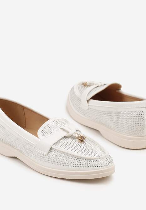 Białe Mokasyny z Cholewką z Cyrkoniami Zdobione Aplikacją Tenurea