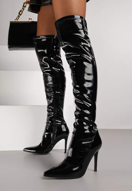 Czarne Lakierowane Kozaki Vices na Szpilce z Marszczoną Cholewką Calavelie