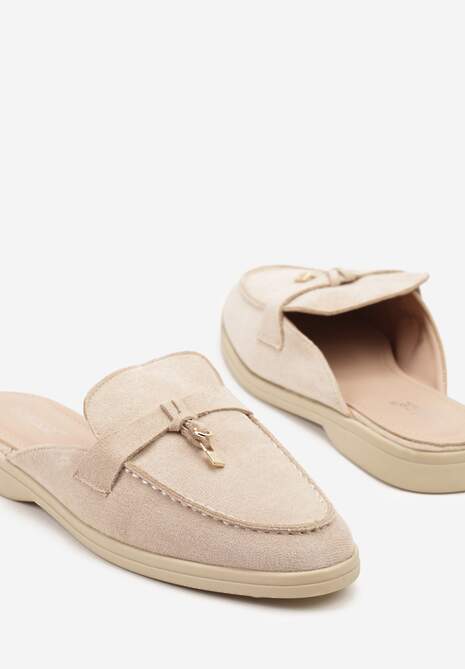 Beżowe Klapki Mule Ozdobione Metaliczną Aplikacją Sepirella