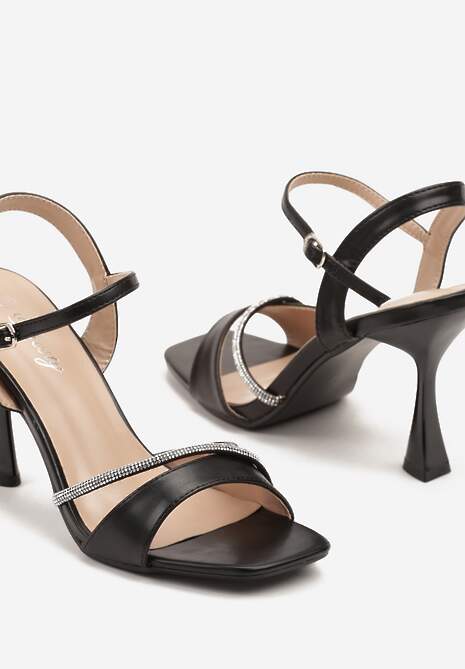 Czarne Sandały Szpilki z Cyrkoniowym Zdobieniem na Obcasie Typu Klepsydra Haldiva