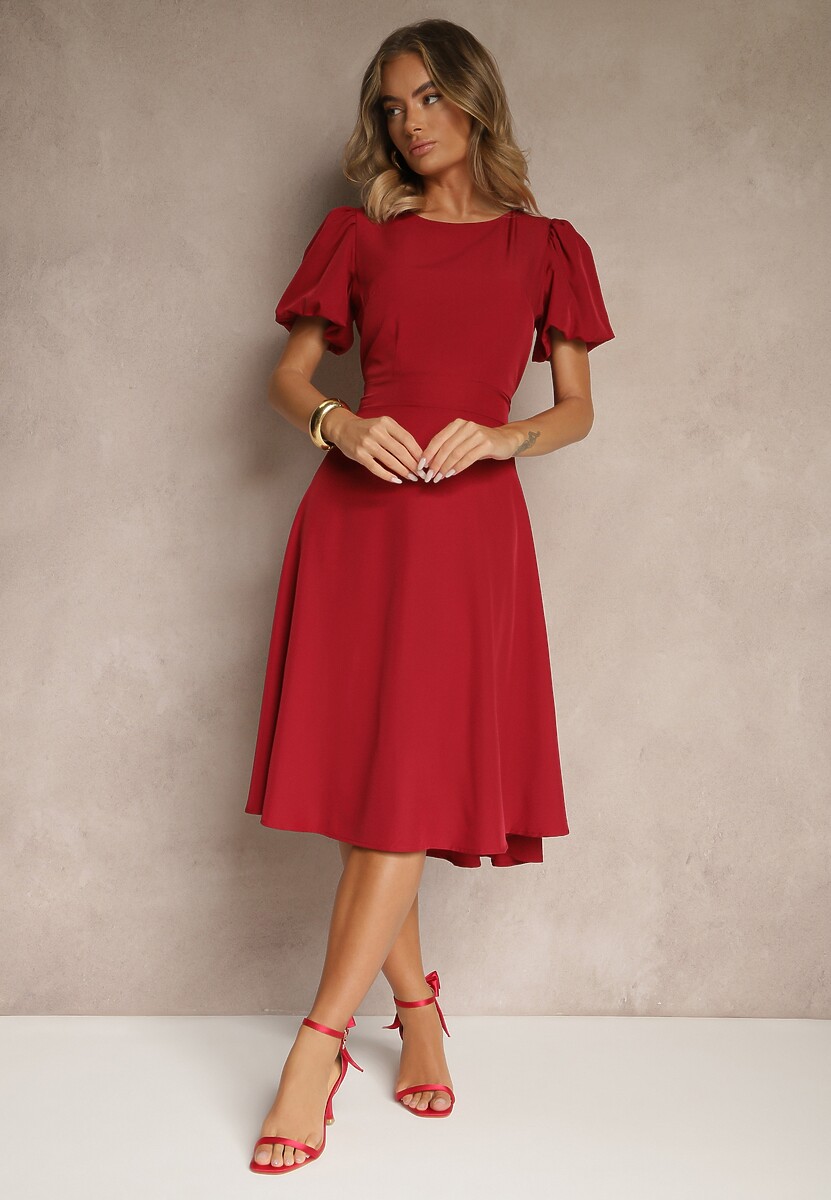 Bordowa Rozkloszowana Sukienka Vices Ozdobiona Odpinanym Kwiatem 3D Koleira