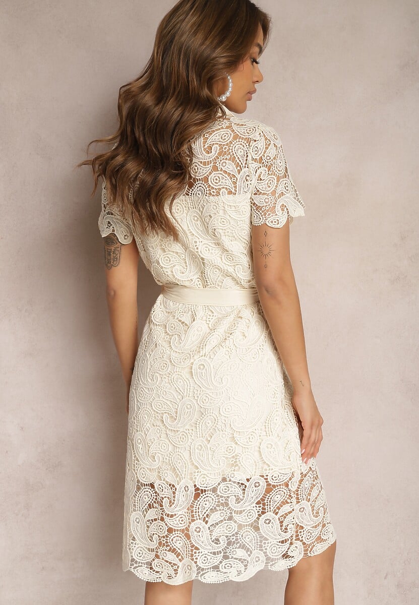 Beżowa Koszulowa Sukienka z Koronką Wiązana w Talii Daphnora