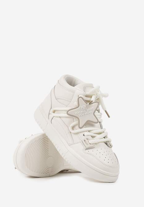 Białe Płaskie Sneakersy za Kostkę Ozdobione Gwiazdą Saveline