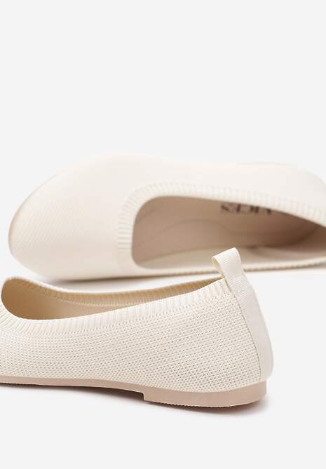 Beżowe Balerinki z Okrągłym Noskiem i Materiałową Cholewką Mililena