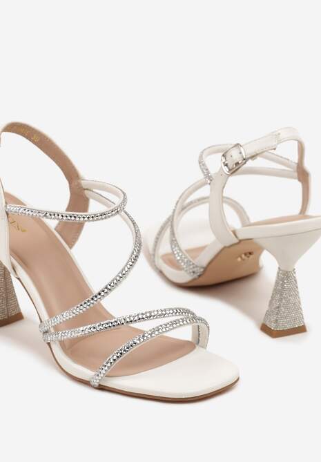 Białe Cyrkoniowe Sandały Vices na Stożkowym Obcasie Galitiela