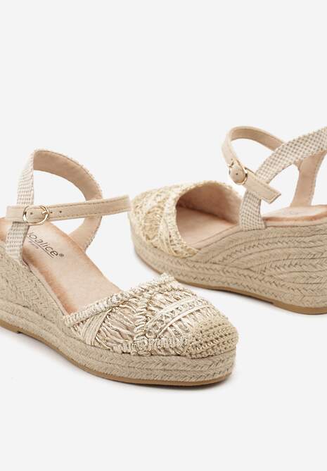 Beżowe Sandały na Koturnie Ozdobione Plecionką i Metaliczną Nicią Zapinane przy Kostce Zeffani