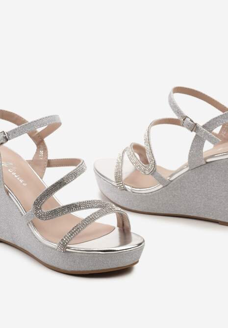 Srebrne Sandały na Koturnie z Brokatem i Cyrkoniami oraz Sprzączką Jottima