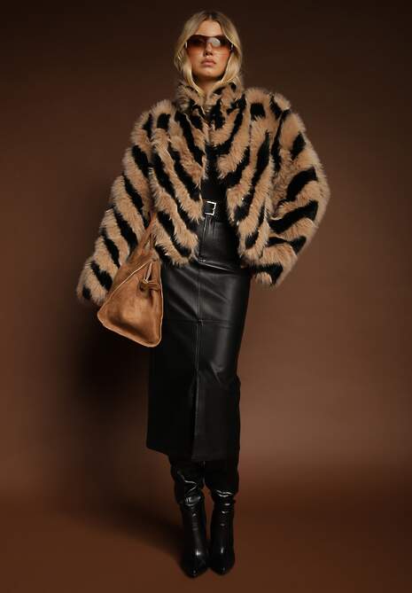 Brązowo-Czarna Kurtka Futerko Zdobiona Wzorem w Paski Alindde